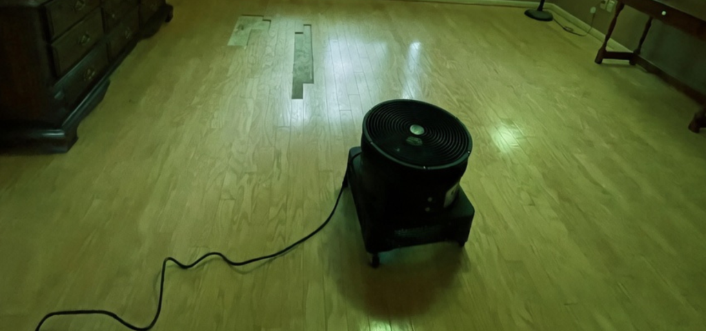 Odor source inspection inside a home for bad smell removal